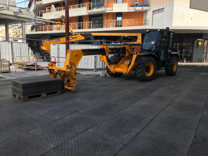 Plaque d'occasion pour protection de sol sur chantier à Nice | Envhyro