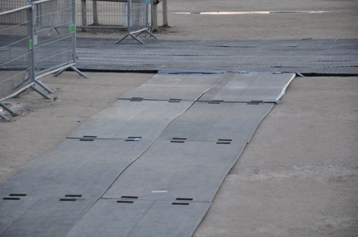 Cheminement plaque de roulage Plaq'eco au jardin des Tuileries | Envhyro